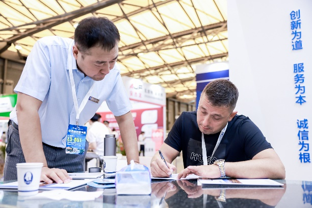 WOCA博覽會，出口好平臺 | 政策賦能&#215;全球視野！WOCA 2025助地坪企業(yè)“零門檻”出海，搶占萬億國際市場！